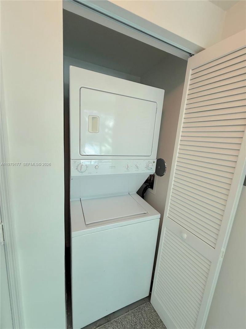 950 Brickell Bay Dr, Unit 301, Miami, FL 33131 Photo