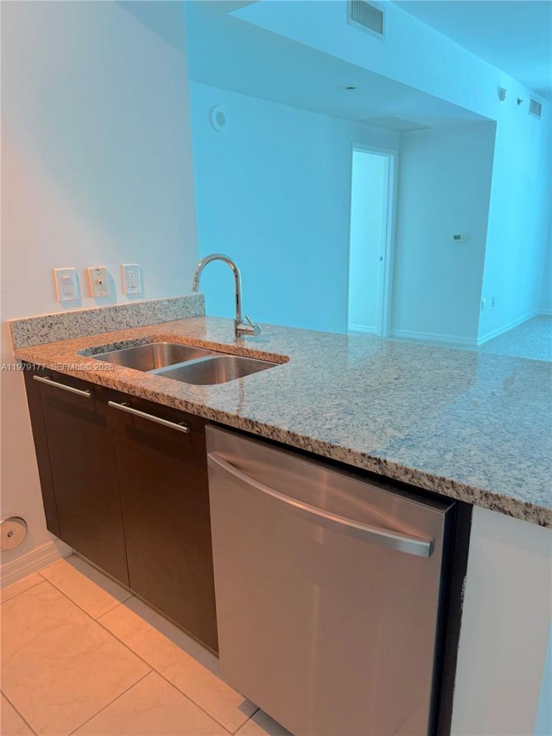 950 Brickell Bay Dr, Unit 301, Miami, FL 33131 Photo