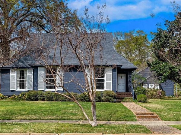 702 Elmwood Street , Shreveport, LA 71104