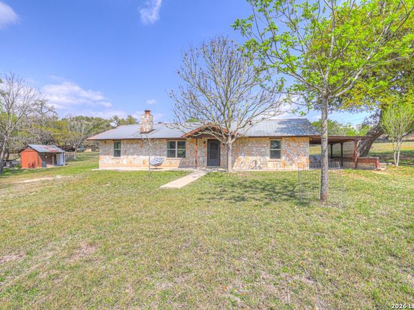 109 Saddle Wood Trl, Comfort, TX 78013