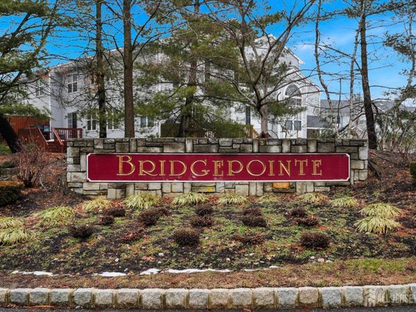 18 Bridgepointe Drive, South Amboy, NJ 08879