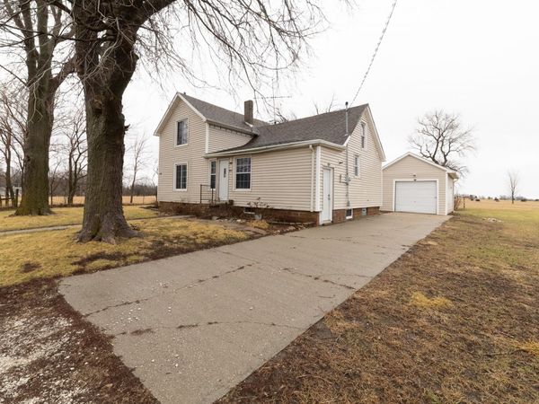 903 Hills Avenue, IA 50050