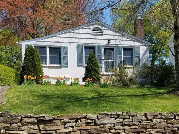 32 Center St, Bernardsville, NJ 07924