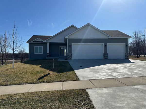 1230 Olivia Street SE, New Prague, MN 56071