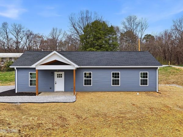 106 White Rd, Harriman, TN 37748