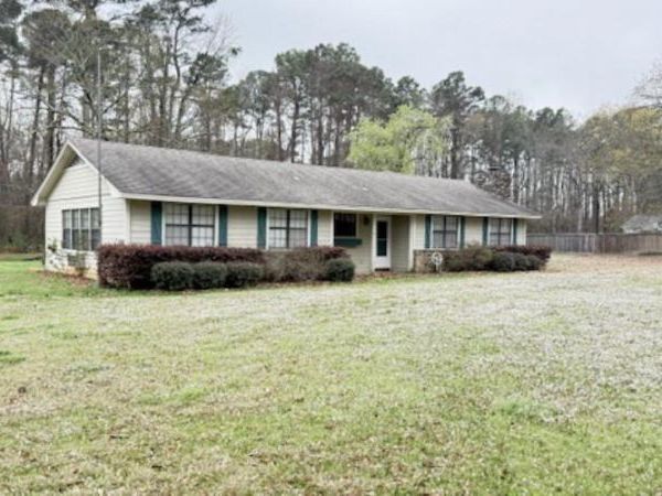 114 Timber Ln, White Hall, AR 71602