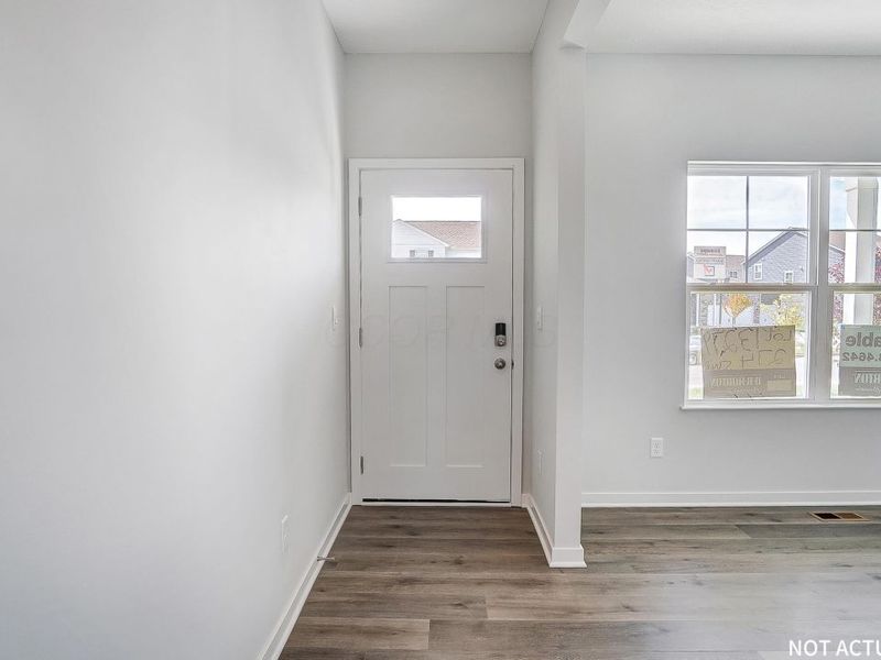 1227 Stratford Way , London, OH 43140 Photo 2