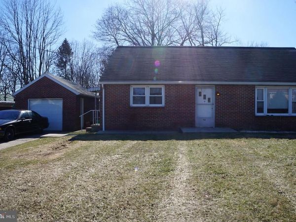 90 W GEORGE STREET, YORK, PA 17408