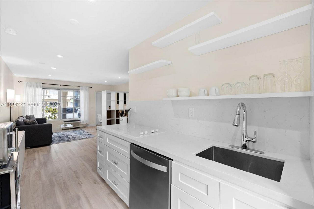 1241 14th St , Unit 4, Miami Beach, FL 33139 Photo