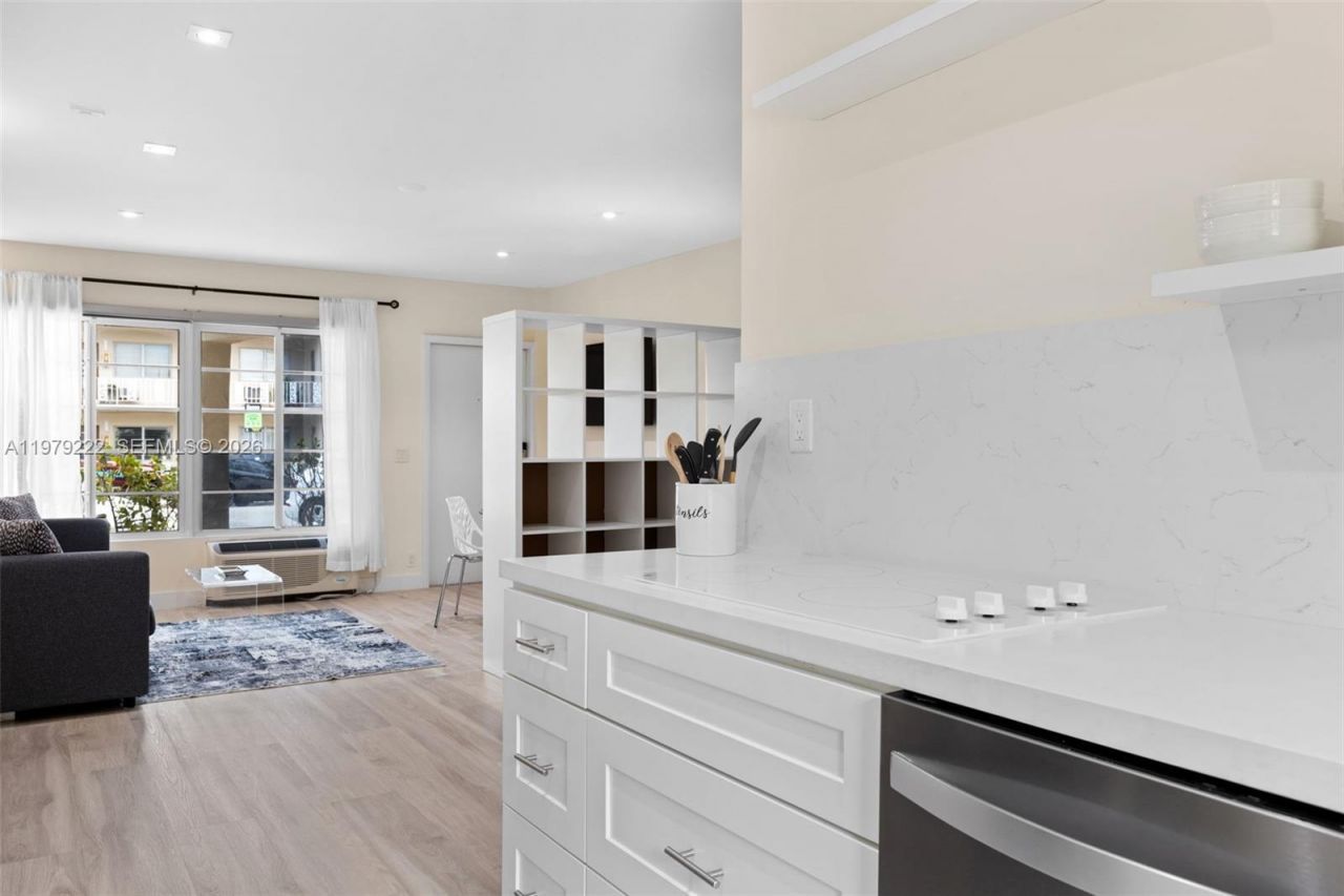 1241 14th St , Unit 4, Miami Beach, FL 33139 Photo