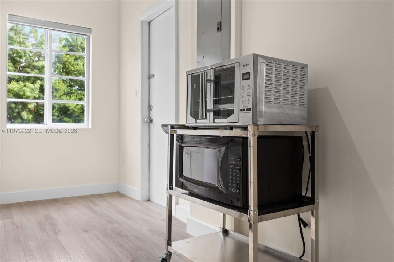 1241 14th St , Unit 4, Miami Beach, FL 33139 Photo