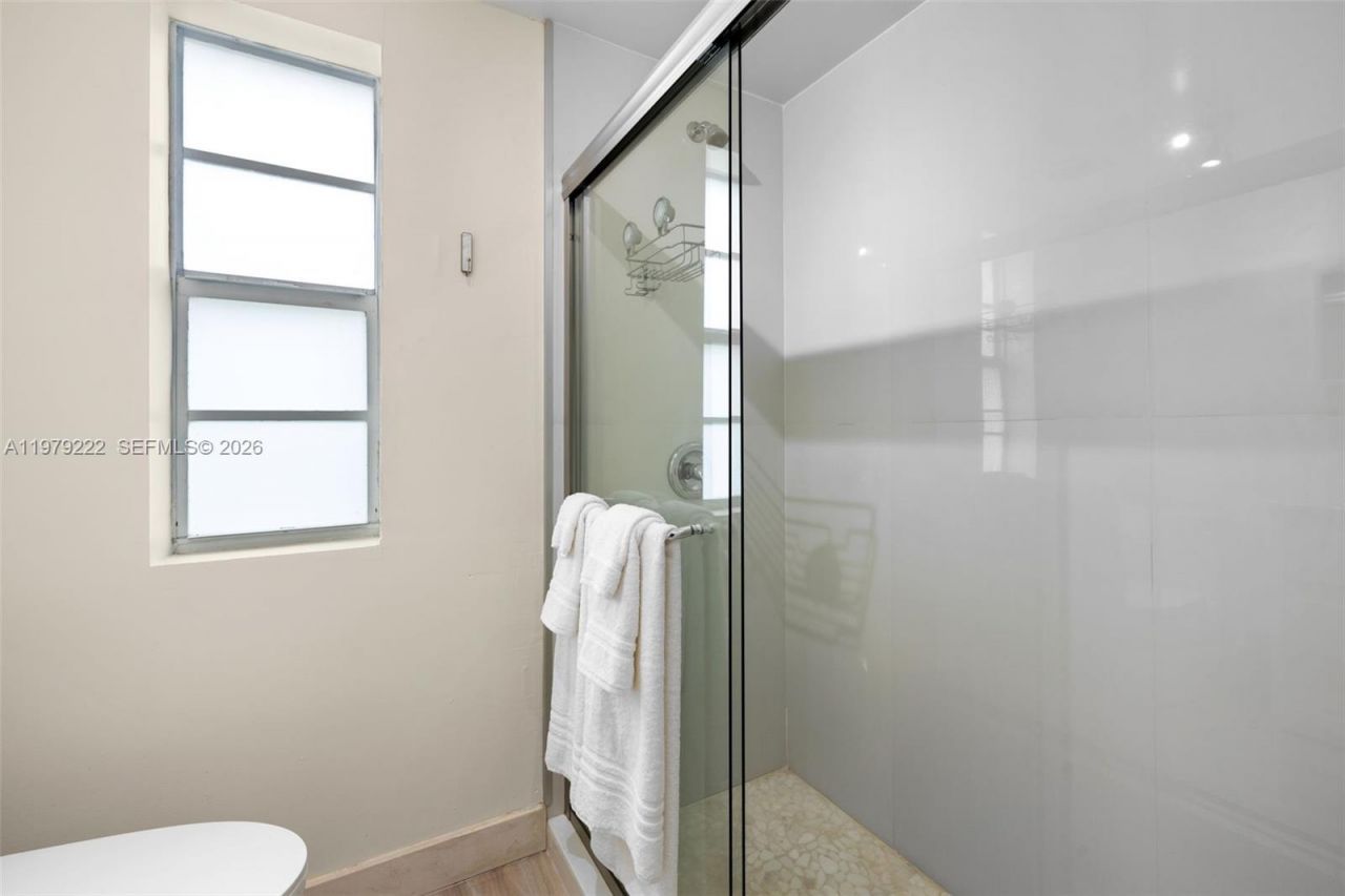 1241 14th St , Unit 4, Miami Beach, FL 33139 Photo