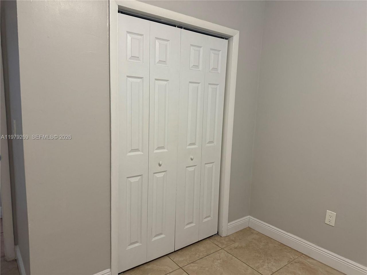 4734 SW 4th St , Miami, FL 33134 Photo