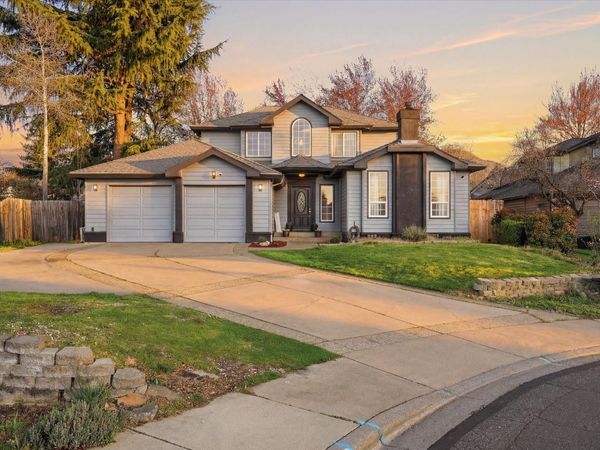 2358 Asher Drive, Medford, OR 97504