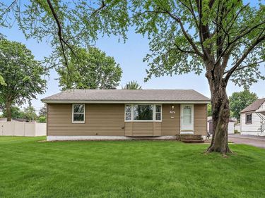 136 Panorama Avenue, Fridley, MN 55421