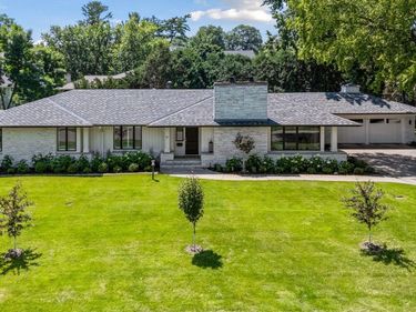 14 Woodland Road , Edina, MN 55424