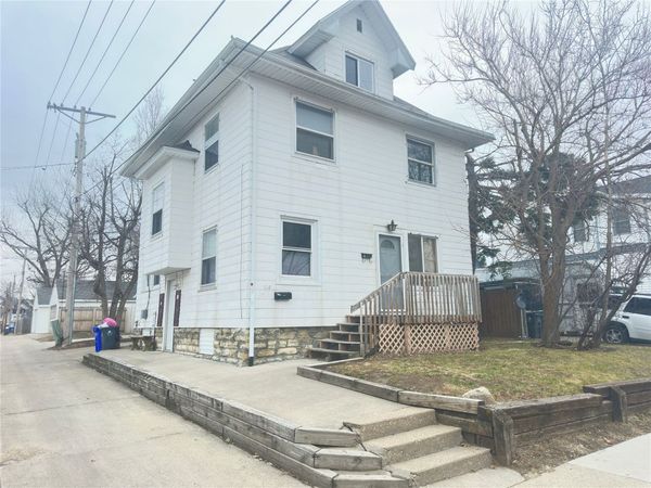 514 16th St NE , Cedar Rapids, IA 52402