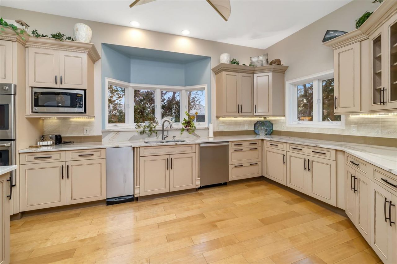 746 Eagle Point Drive, Venice, FL 34285 Photo