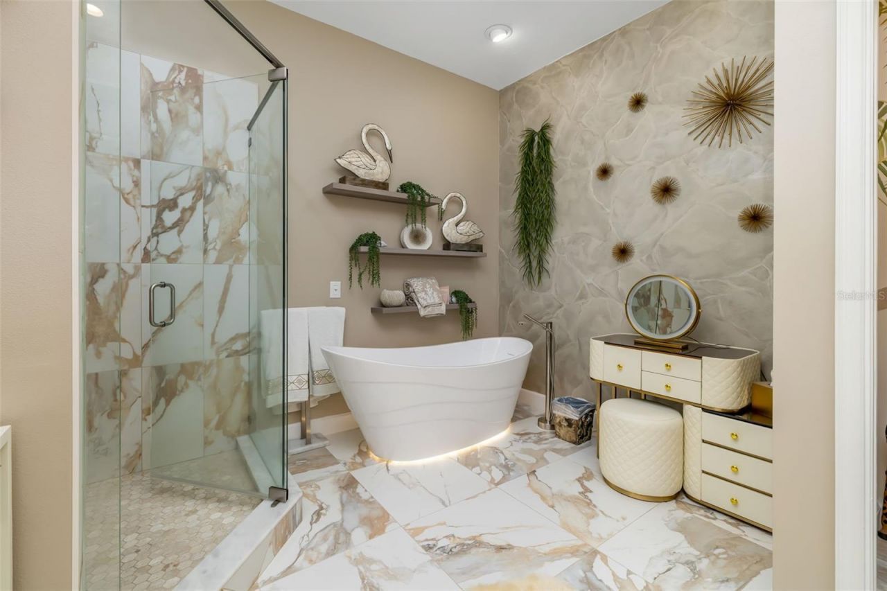 746 Eagle Point Drive, Venice, FL 34285 Photo