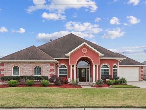 3430 BRIDGEWATER Drive , Harvey, LA 70058