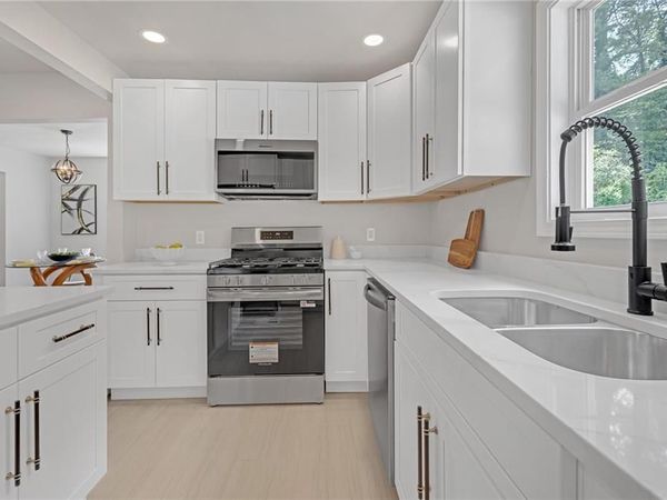 656 S Elizabeth Place NW, Atlanta, GA 30318