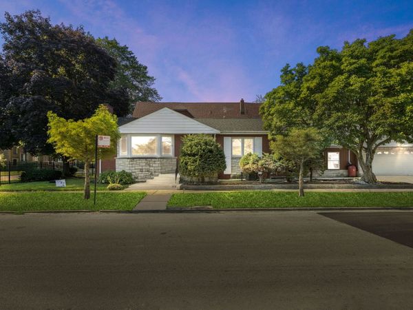 9400 S Calumet Avenue, Chicago, IL 60619