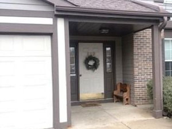 Unit B, Wauconda, IL 60084