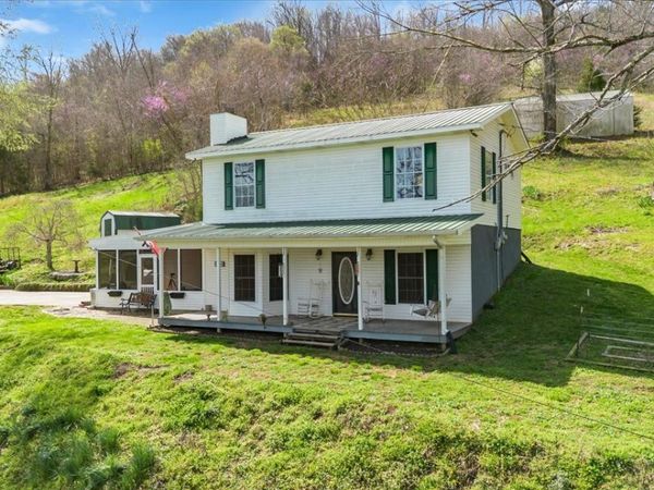 394 Lou Dr , Dowelltown, TN 37059