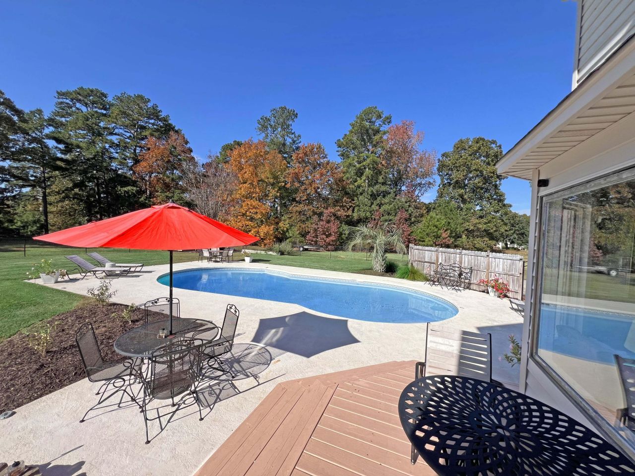 1223 Fishing Place Photo 4