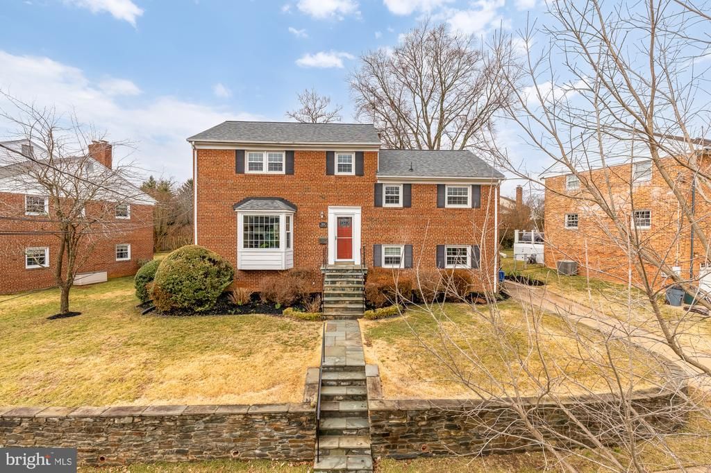 9836 Belhaven Road, Bethesda, MD 20817 Main Photo