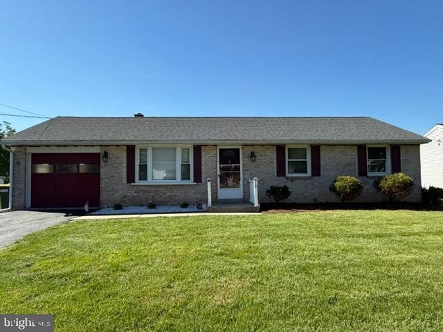 818 Walnut Street, New Holland, PA 17557 Main Photo