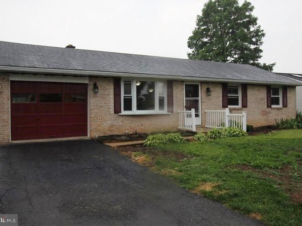 818 WALNUT STREET, NEW HOLLAND, PA 17557