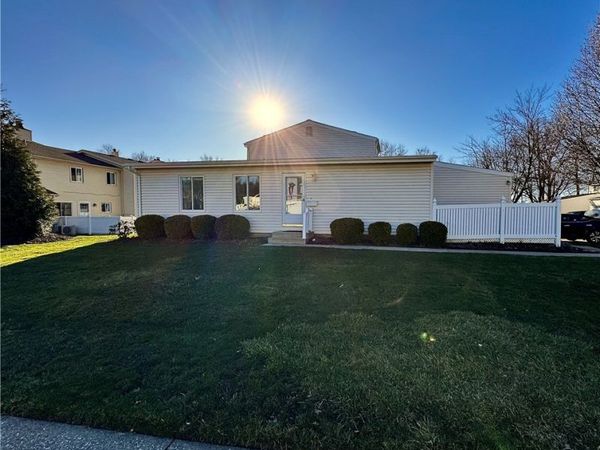 346 Deepwood Drive , Wadsworth, OH 44281