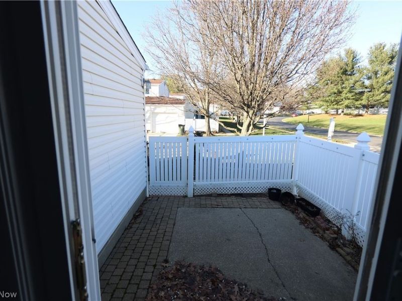 346 Deepwood Drive, Wadsworth, OH 44281 Photo 22