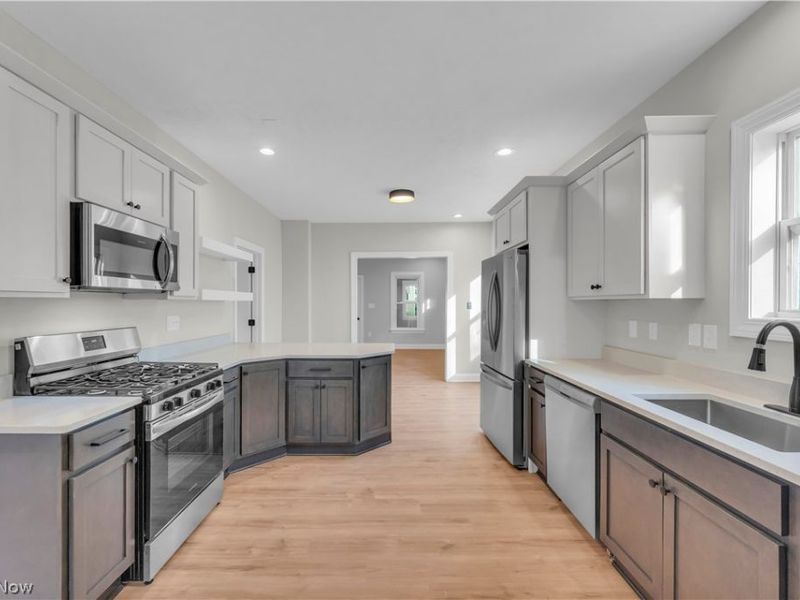 1330 W 67th Street , Cleveland, OH 44102 Photo 6