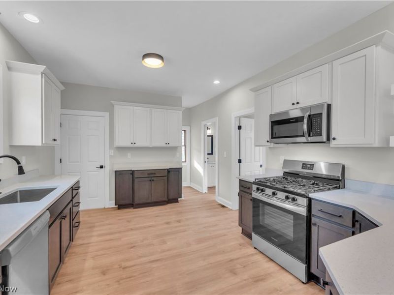 1330 W 67th Street , Cleveland, OH 44102 Photo 9