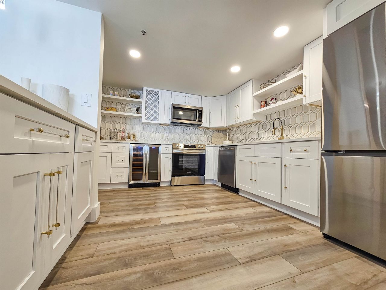 9840 Queensway Blvd.  Photo 14