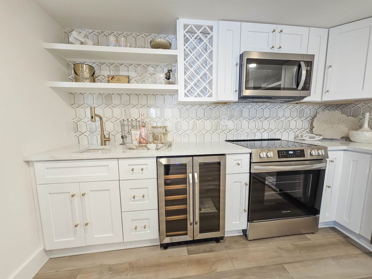 9840 Queensway Blvd.  Photo 16