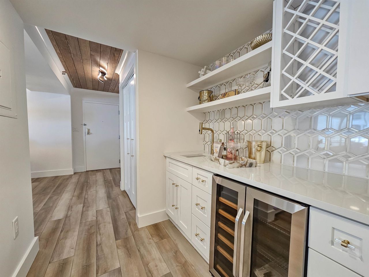 9840 Queensway Blvd.  Photo 17