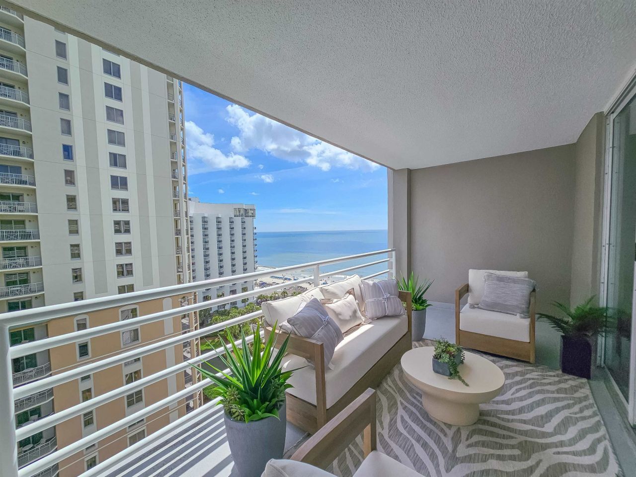 9840 Queensway Blvd.  Photo 5