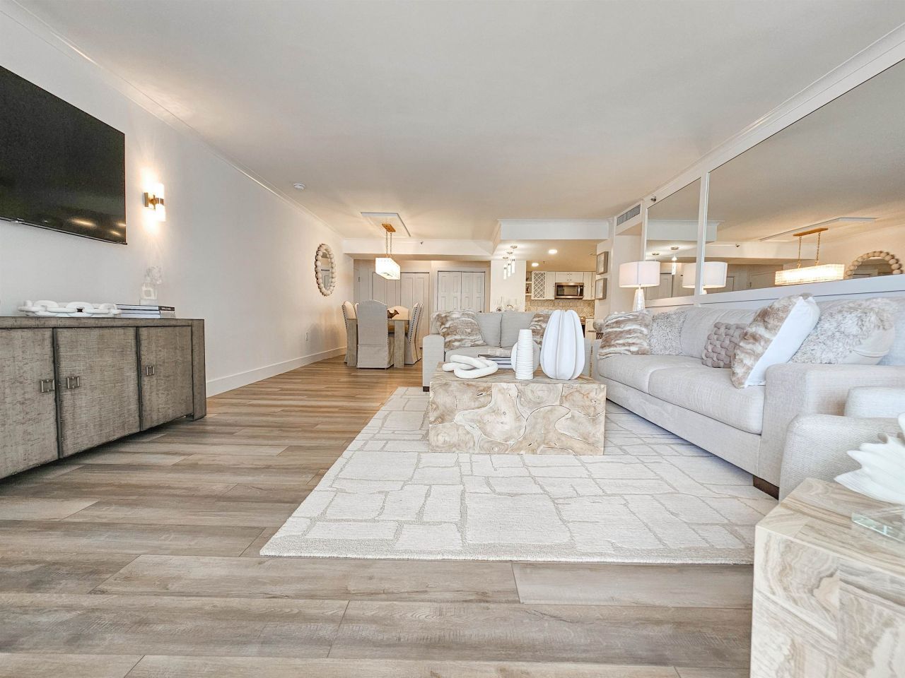 9840 Queensway Blvd.  Photo 6