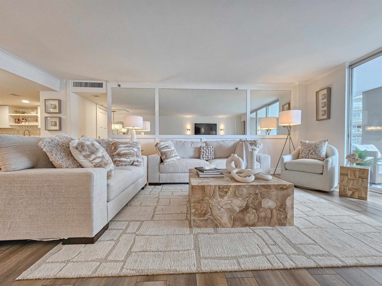 9840 Queensway Blvd.  Photo 8