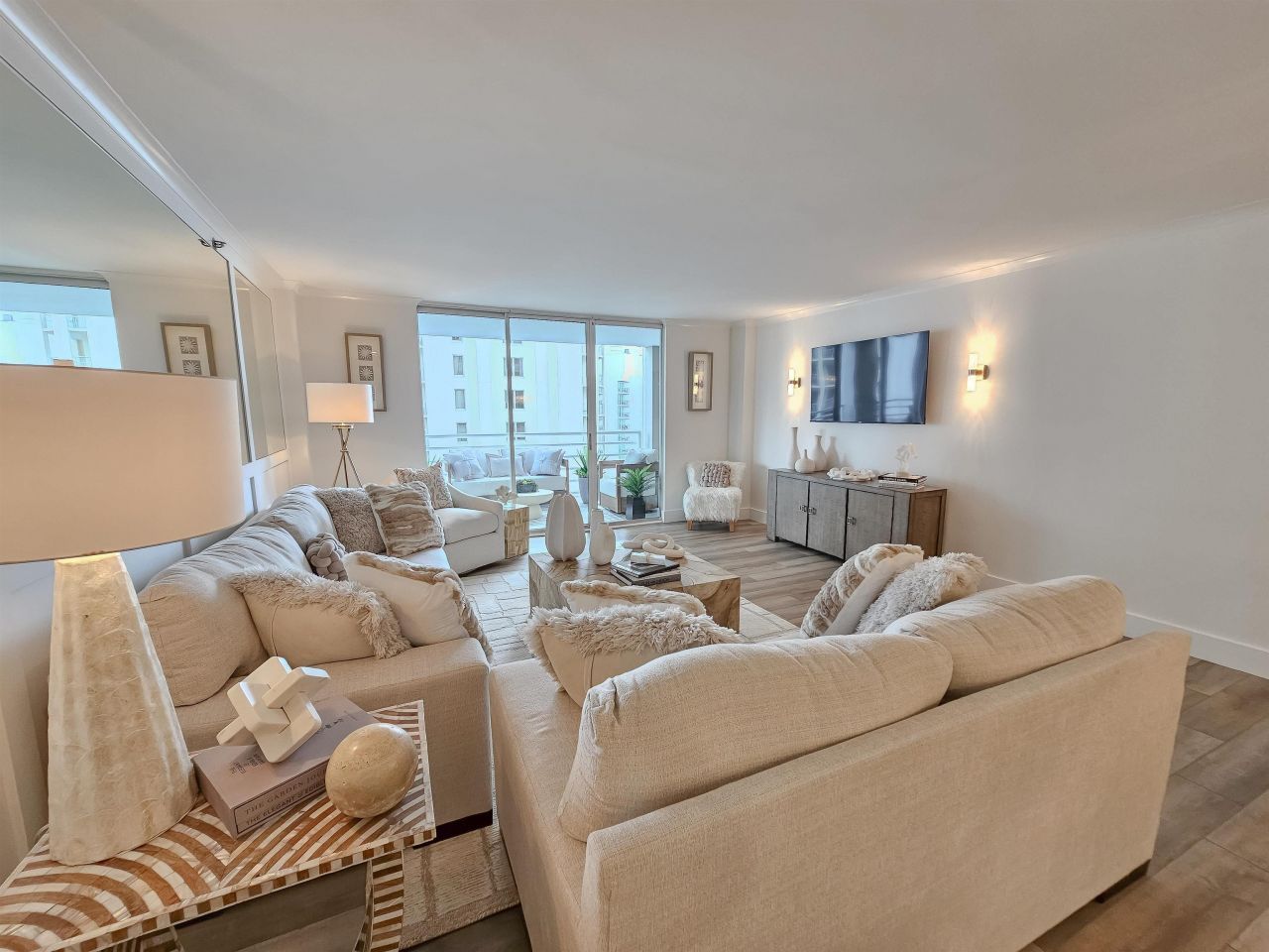 9840 Queensway Blvd.  Photo 9