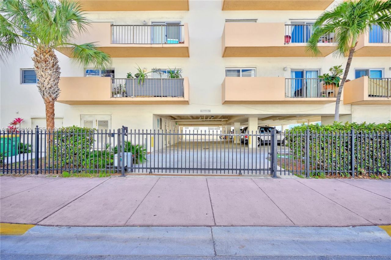 1150 Collins Ave , Unit 405, Miami Beach, FL 33139 Photo