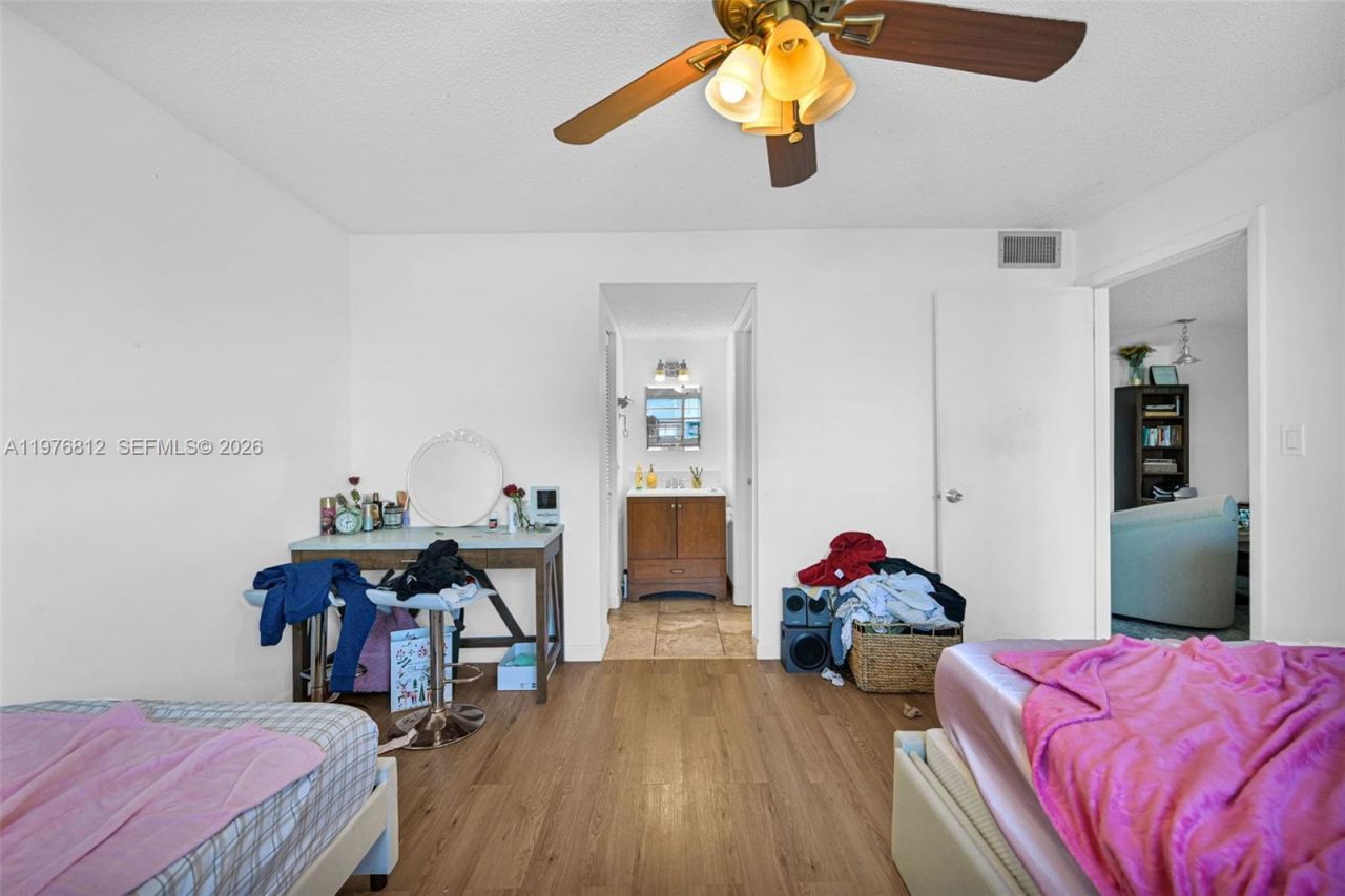 1150 Collins Ave , Unit 405, Miami Beach, FL 33139 Photo