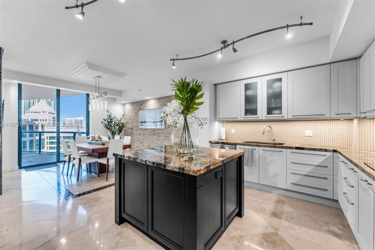 333 Las Olas Way, Unit 2505, Fort Lauderdale, FL 33301 Photo