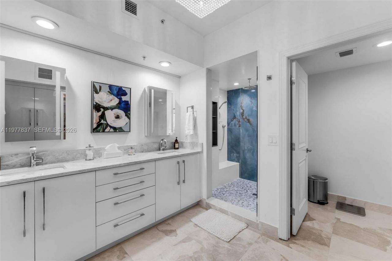 333 Las Olas Way, Unit 2505, Fort Lauderdale, FL 33301 Photo