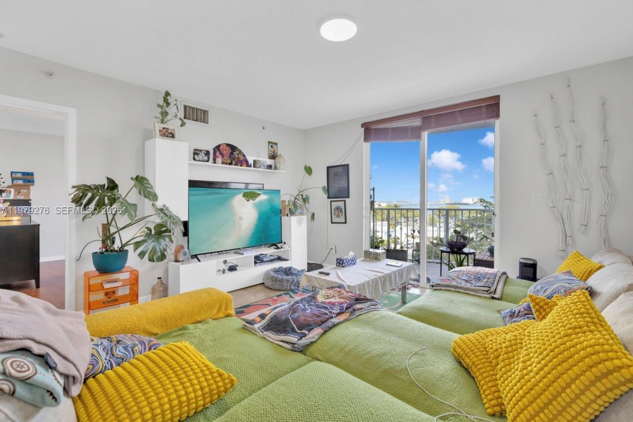 1555 N Treasure Dr , Unit 506, North Bay Village, FL 33141 Photo