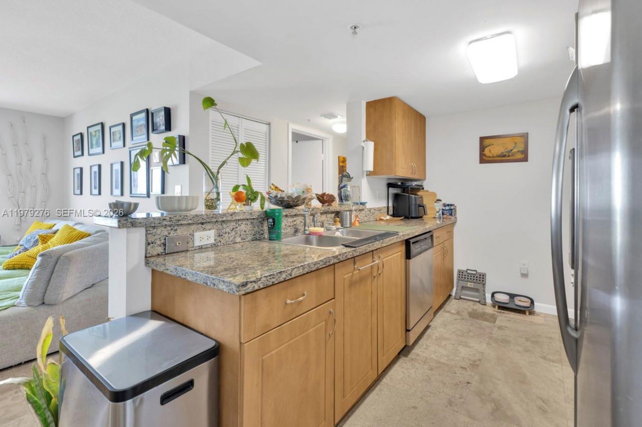 1555 N Treasure Dr , Unit 506, North Bay Village, FL 33141 Photo