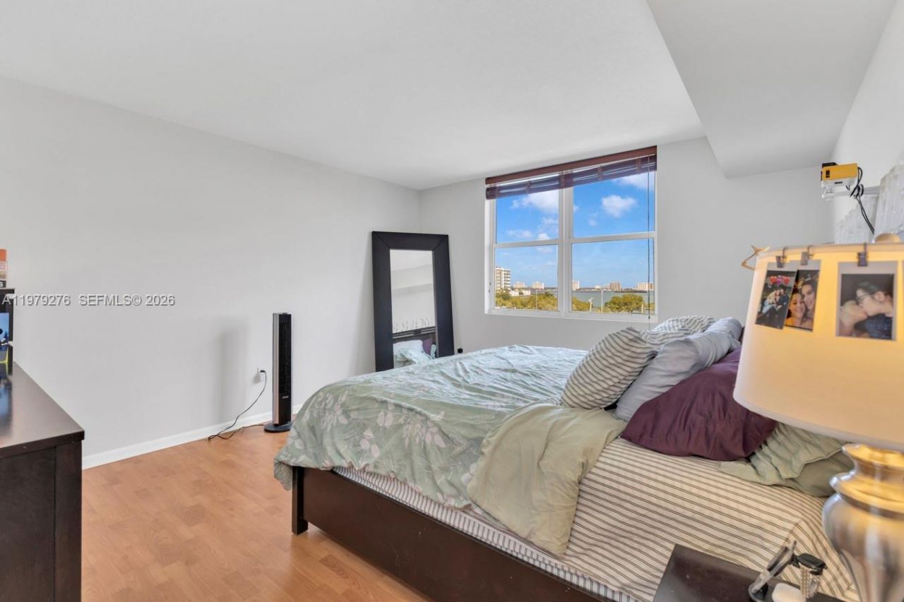 1555 N Treasure Dr , Unit 506, North Bay Village, FL 33141 Photo